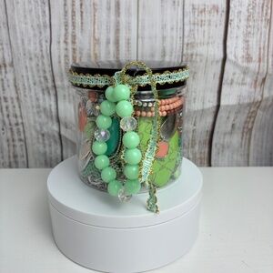 Mystery Treasure 12 oz Jar ~  Lot0276